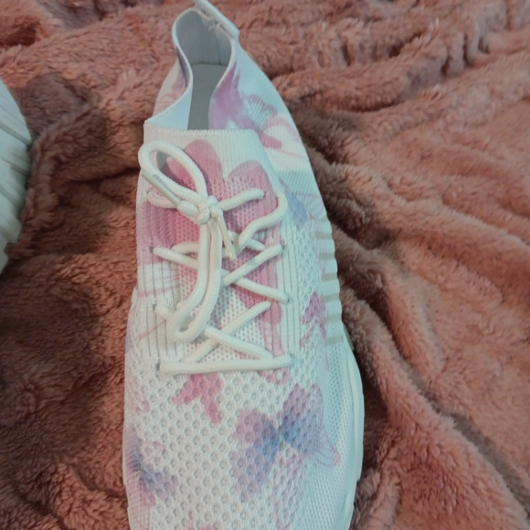 White and Pink Butterflies Sneakers - Picture 3 of 10